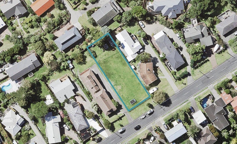 85 Arran Road, Browns Bay, Auckland - Carousel 1