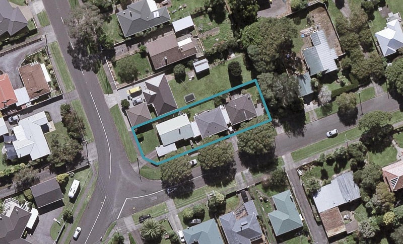 3 Woodleigh Street, Frankleigh Park, New Plymouth - Carousel 1