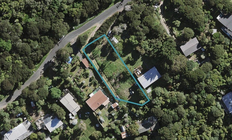 18 Hekerua Road, Oneroa, Waiheke Island - Carousel 1