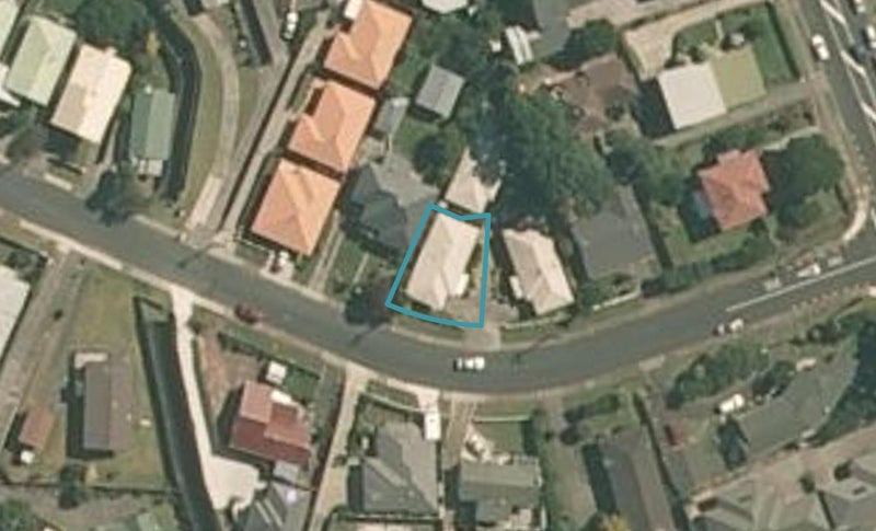 1/2 Doment Crescent, Orewa, Orewa - Carousel 1