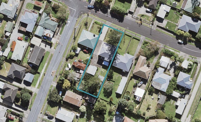 11 Beaubank Road, Kelston, Auckland - Carousel 1
