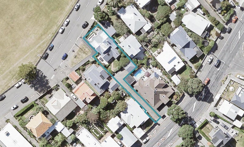 27 Marine Parade, Eastbourne, Lower Hutt - Carousel 1