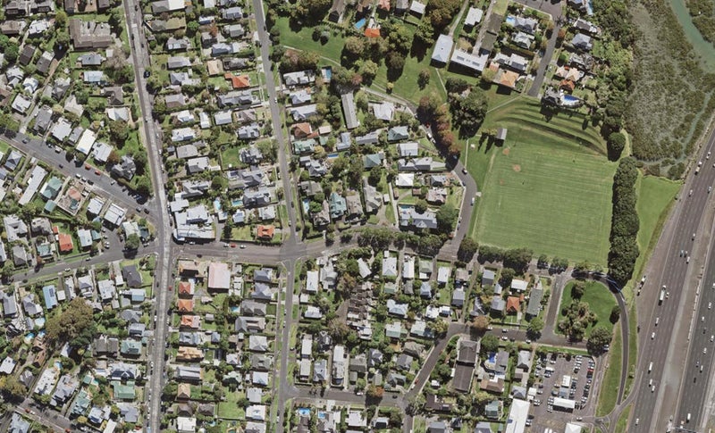 8 Stafford Road, Northcote Point, Auckland - Carousel 1