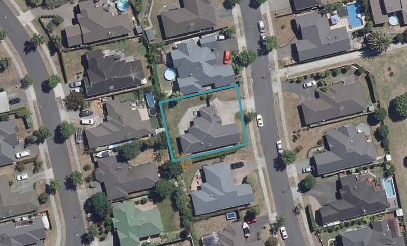 7 Parkwood Place, Huntington, Hamilton - Carousel 1
