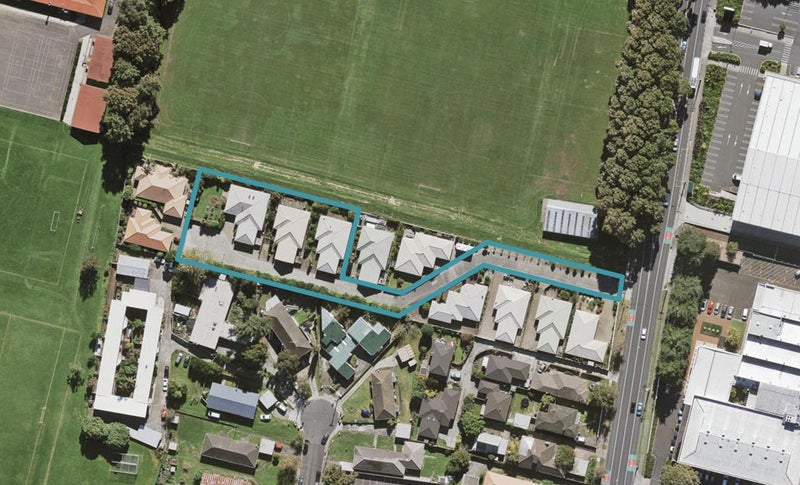 7 Benville Place, Royal Oak, Auckland - Carousel 1