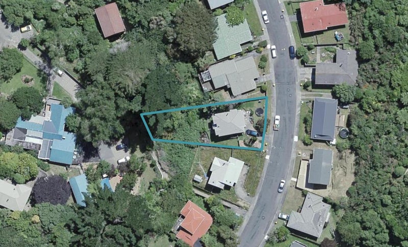 60 Hazlewood Avenue, Karori, Wellington - Carousel 1
