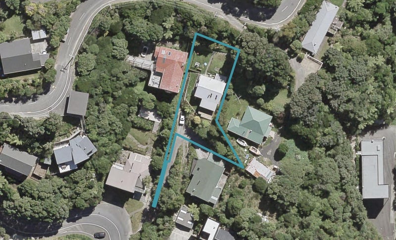 8 Singers Road, Korokoro, Lower Hutt - Carousel 1
