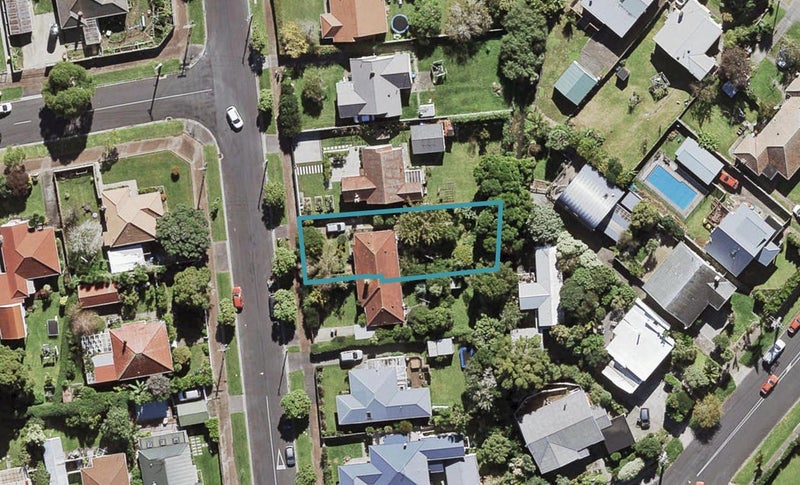 7 Parkdale Road, Mount Albert, Auckland - Carousel 1