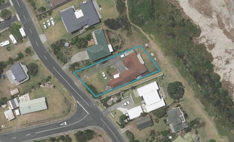 21 Robert Street, Mangawhai Heads, Mangawhai - Carousel 1
