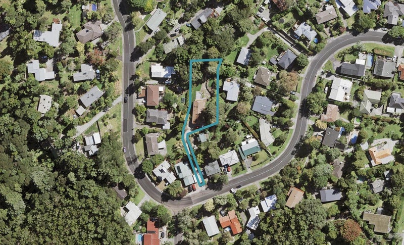 33 Daffodil Street, Titirangi, Auckland - Carousel 1