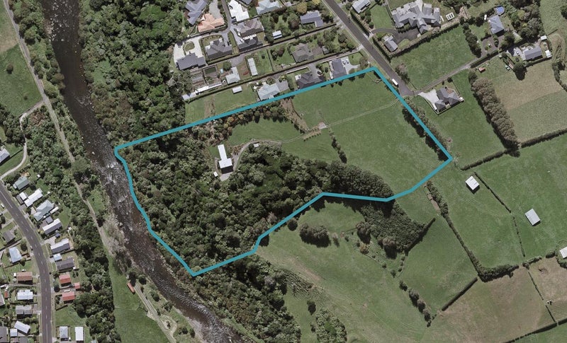 106 Queens Road, Glen Avon, New Plymouth - Carousel 1
