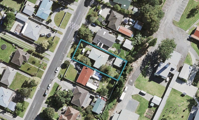 54 Stottholm Road, Titirangi, Auckland - Carousel 1
