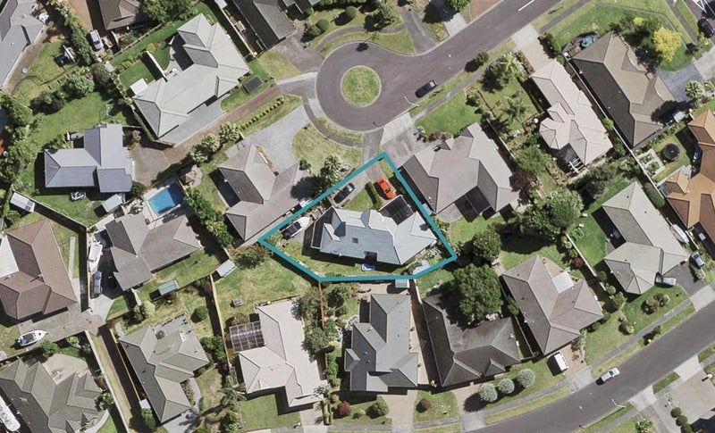 10 Castlehill Court, Wattle Downs, Auckland - Carousel 1
