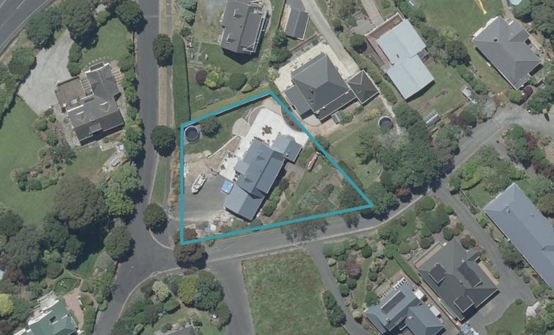 3 Ribbonwood Close, Normanby, Dunedin - Carousel 1