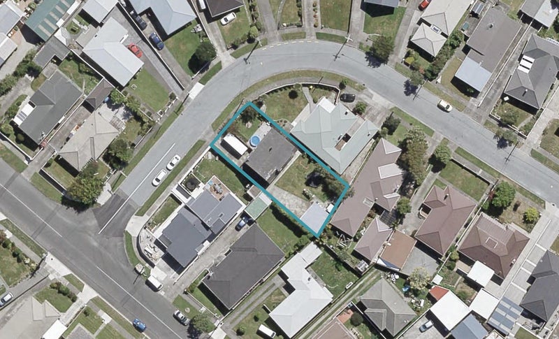 4 Holyoake Crescent, Avalon, Lower Hutt - Carousel 1