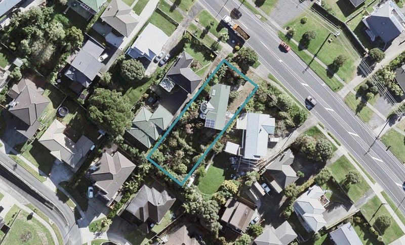 972 East Coast Road, Northcross, Auckland - Carousel 1