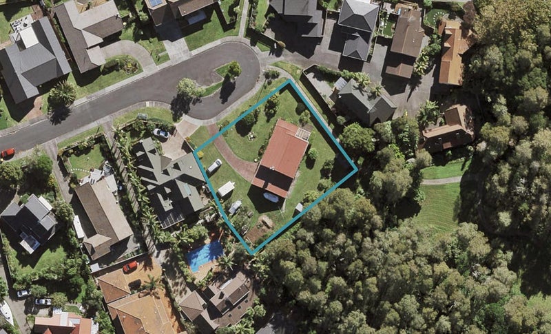 42 Uppingham Crescent, Hillcrest, Auckland - Carousel 1