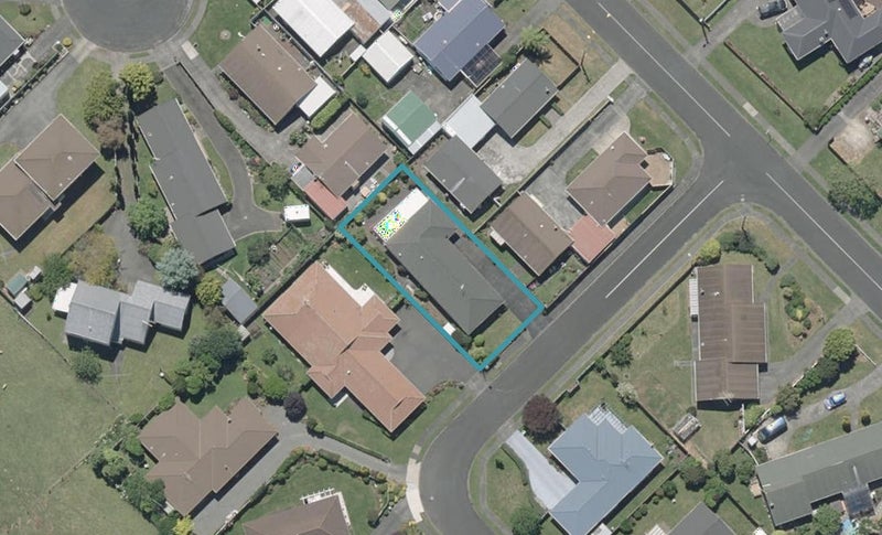 2 Warwick Place, Springvale, Whanganui - Carousel 1
