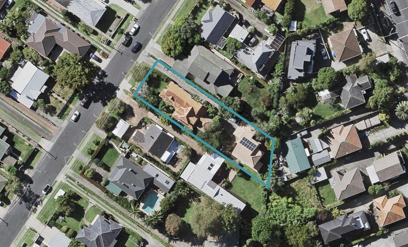 1/10 Eversleigh Road, Belmont, Auckland - Carousel 1