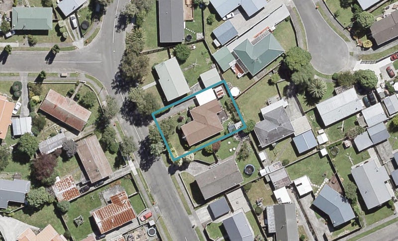 6 Hartford Crescent, Totara Park, Upper Hutt - Carousel 1