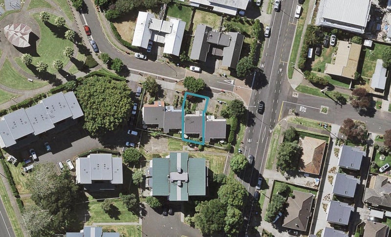 55 Tippett Street, Point England, Auckland - Carousel 1