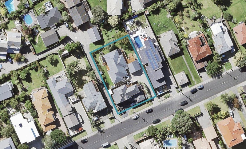 2/47 Knights Road, Rothesay Bay, Auckland - Carousel 1