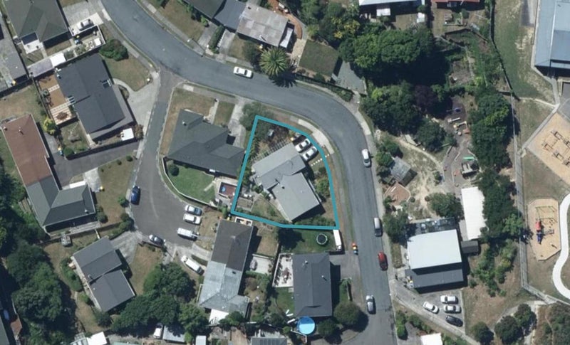 16 Yarrow Place, Papakowhai, Porirua - Carousel 1
