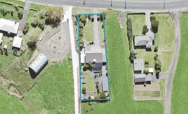 22 Bethells Road, Waitakere, Auckland - Carousel 1