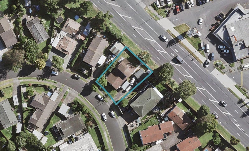 2/58 Challen Close, Conifer Grove, Takanini - Carousel 1