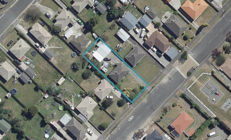 42 Pine Avenue, Bader, Hamilton - Carousel 1