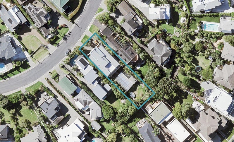 9 Vaughan Crescent, Murrays Bay, Auckland - Carousel 1