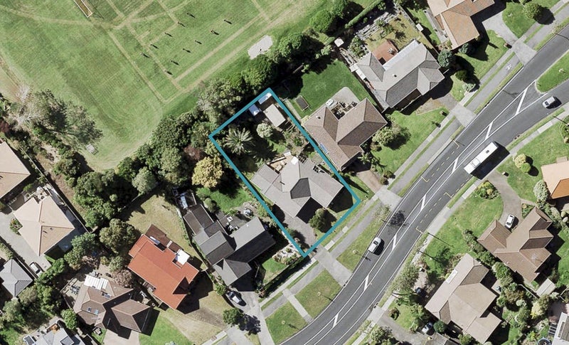 17 Meadowland Drive, Somerville, Auckland - Carousel 1
