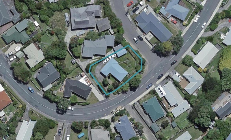 37 Catherine Crescent, Paparangi, Wellington - Carousel 1