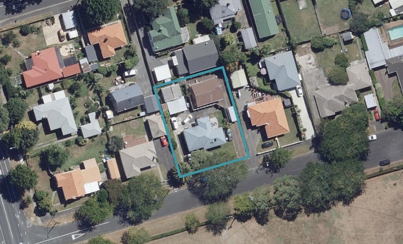 5A Brown Street, Hamilton East, Hamilton - Carousel 1
