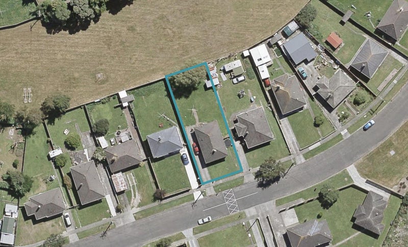 11 Farmer Crescent, Taita, Lower Hutt - Carousel 1