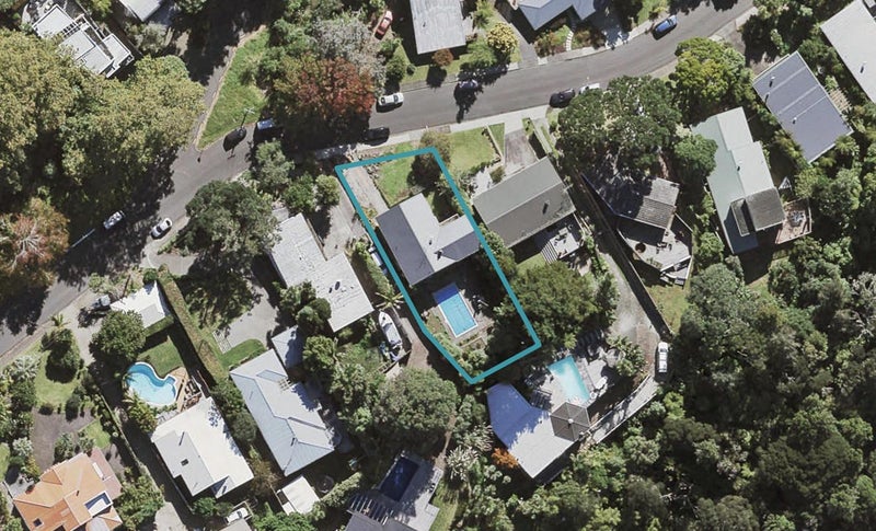 5 Learmonth Avenue, Birkenhead, Auckland - Carousel 1