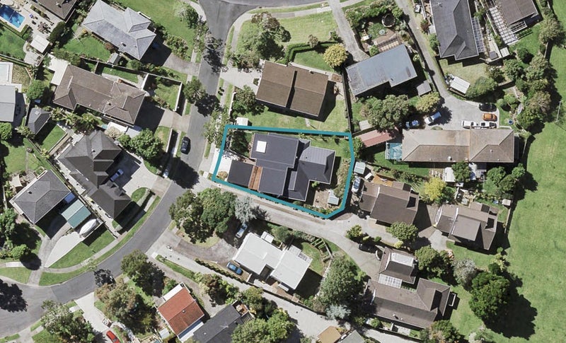 4 Lilian Place, Farm Cove, Auckland - Carousel 1