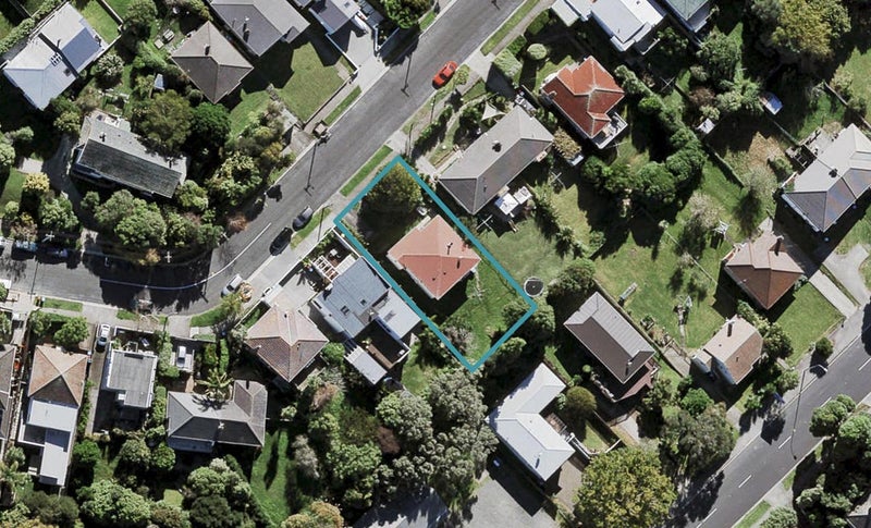 18 Westmere Crescent, Westmere, Auckland - Carousel 1
