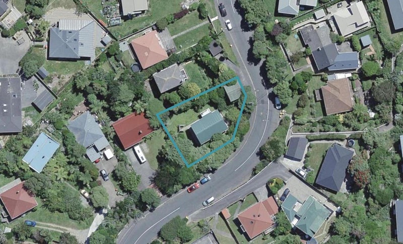74 Sunshine Avenue, Karori, Wellington - Carousel 1