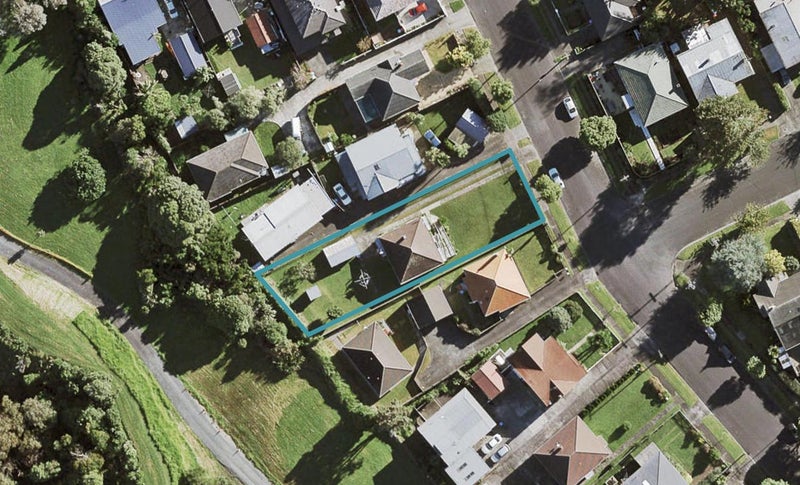 26 Newcastle Terrace, Mount Albert, Auckland - Carousel 1