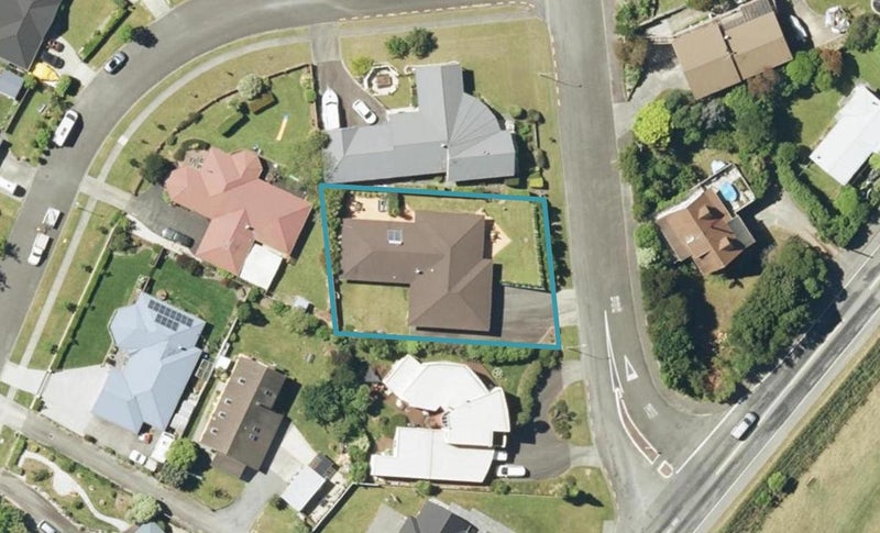 6 Ranui Street, Waikawa, Picton - Carousel 1