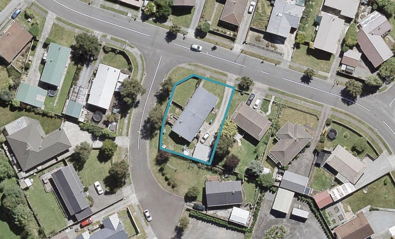 1/12 Topaz Street, Birchville, Upper Hutt - Carousel 1