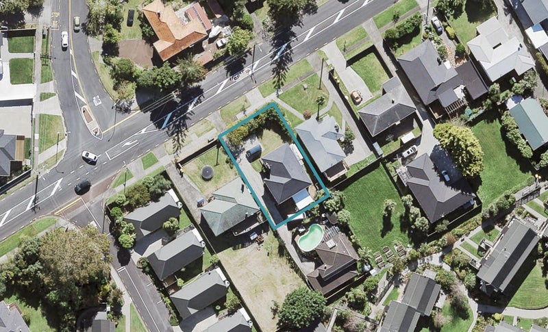 32 Golf Road, New Lynn, Auckland - Carousel 1