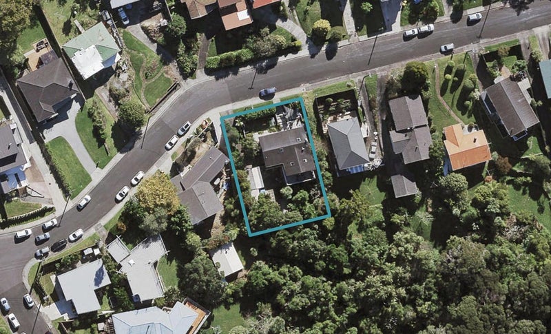 13 City View Terrace, Birkenhead, Auckland - Carousel 1