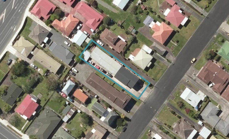 2/14 Third Avenue, Avenues, Whangarei - Carousel 1