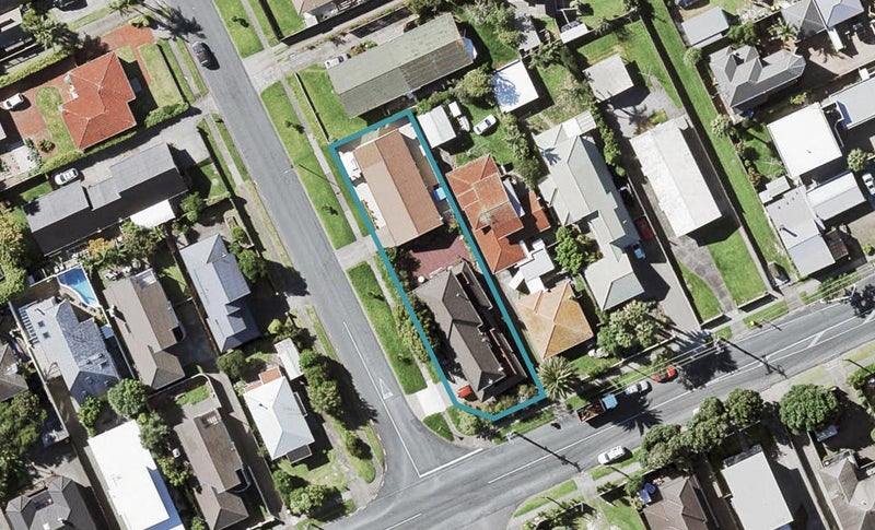 2/1 Jern Place, Eastern Beach, Auckland - Carousel 1
