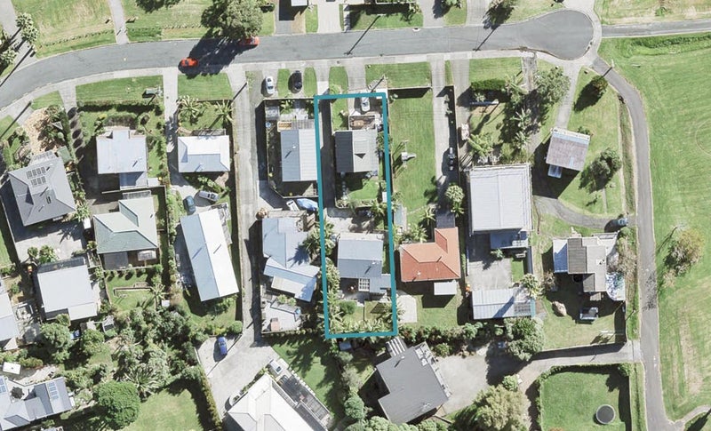 45 Pohutukawa Avenue, Red Beach, Whangaparāoa - Carousel 1