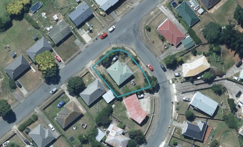2 Marne Grove, Waitangirua, Porirua - Carousel 1