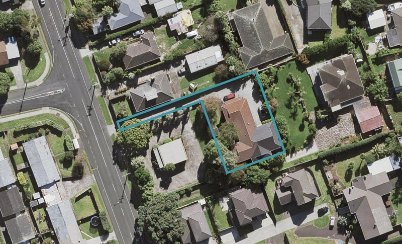 83A Wallace Road, Mangere Bridge, Auckland - Carousel 1