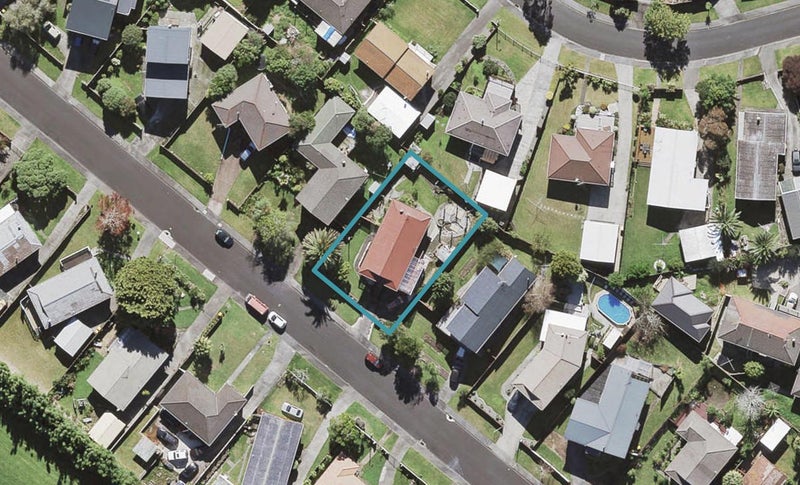 57 Rosewarne Crescent, Glendene, Auckland - Carousel 1